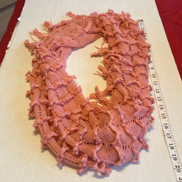 Pink infinity scarf. NEW - Picture 3 of 4